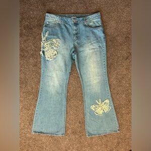 BDG Low Rise Flare Butterfly Embroidery Denim Jeans Sz 31 *Measures 34 *See Pics
